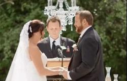 زوج يصفع زوجته أثناء حفل الزفاف (فيديو)