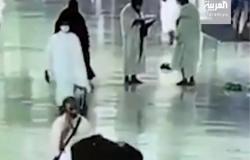 شاهد .. لقطة إنسانية لمتطوعة سعودية في المسجد الحرام تحظى بإشادة واسعة
