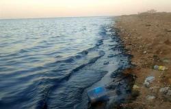 تقرير بيئي: سفينة مجهولة وراء التلوث البترولي بشواطئ سفاجا