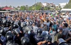 العنف أحدها.. ما السيناريوهات المتوقعة للأزمة التونسية؟