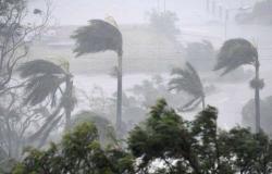 "نيبارتاك".. تحذيرات من عاصفة استوائية باليابان تُحدث طقسًا عاصفًا وأمواجًا عالية
