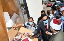 وزير الأوقاف ومحافظ الدقهلية يشهدان توزيع 4 طن لحوم أضاحي على المحتاجين (صور)