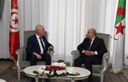 الرئيس التونسي خلال مكالمة مع نظيره الجزائري: ستكون هناك قرارات هامة قريبا