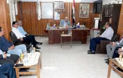 محافظ بني سويف يجتمع بأعضاء مجلس النواب بإهناسيا لمناقشة شكاوى المواطنين