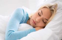 كيف تحصل على نوم صحي يمنحك حياة أفضل؟ (فيديو)