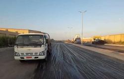 محافظ بورسعيد يعلن قرب الانتهاء من أعمال رصف الطرق بالمنطقة الصناعية
