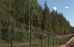 بولندا.. اعتقال 13 شخصا خربوا السياج الحدودي مع بيلاروس