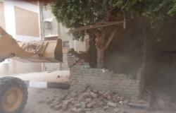 إيقاف أعمال بناء مخالف بدون ترخيص فى حي المطار بمدينة الأقصر