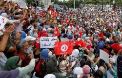 خبير سياسي: التظاهرات الداعمة لقرارات «قيس سعيد» الصفحة الأخيرة لـ«النهضة» في تونس