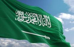 6 مراحل مرّ بها العلم السعودي والبداية بتصميم أخضر وهلال أبيض