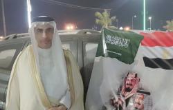 احتفالاً باليوم الوطني.. مقيم مصري بـ"القنفذة" يرتدي الزي السعودي