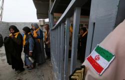 حشود إيرانية تقتحم حدود العراق