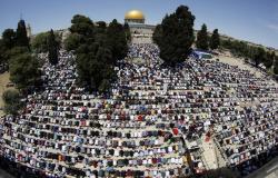 50 ألف مصلٍّ يؤدون "الجمعة" في المسجد الأقصى
