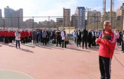 رئيس جامعة المنوفية يتقدم صفوف طلاب التربية الرياضية لتأدية تحية العلم
