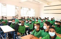 نائب محافظ قنا يشهد طابور الصباح وتحية العلم في عدد من مدارس المحافظة