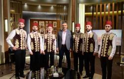 رمضان عبدالرازق وفرقة المرعشلي السورية في احتفالية المولد النبوي بـ«واحد من الناس» السبت
