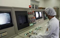 "الطاقة الذرية": إيران تغذي المزيد من أجهزة الطرد باليورانيوم