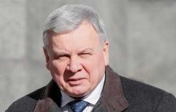 وزير الدفاع الأوكراني يقدم استقالته