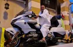 بالصور: من القاهرة إلى مكة.. ستيني مصري يخوض رحلة العمرة بدراجته النارية