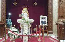 إقامة صلاة جنازة القمص صموئيل لبيب في كنيسته بشبرا