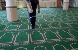 رش وتطهير المساجد بشمال سيناء استعدادًا لصلاة الجمعة