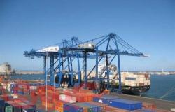 تداول بضائع وحاويات 26 سفينة متنوعة بميناء دمياط