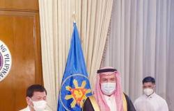 الرئيس الفلبيني يستقبل السفير السعودي
