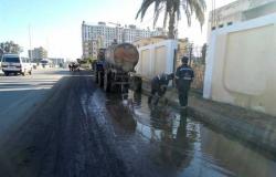 رئيس مدينة دسوق يتابع أعمال التخلص من مخلفات الأمطار