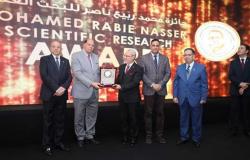 أستاذ بعلوم طنطا يفوز بجائزة محمد ربيع ناصر للبحث العلمي لعام 2021