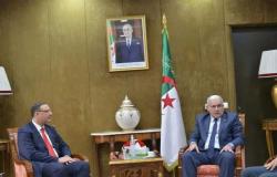 سفير مصر في الجزائر يلتقي رئيس المجلس الشعبي الوطني
