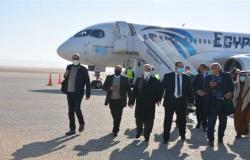 وصول أولى رحلات مصر للطيران إلي مطار الخارجة بالوادي الجديد