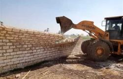 نائب محافظ المنيا يقود حملة لإزالة تعديات بقرية الجرنوس ببني مزار