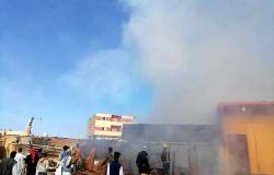 حريق بسوق الشلاتين التجاري يلتهم عدد من الأكشاك الخشبية دون إصابات بشرية