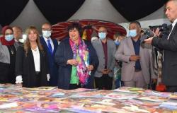 وزيرة الثقافة تفتتح معرض «داندي مول الأول للكتاب» (صور)