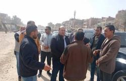 نائب محافظ الجيزة يتفقد مشروع الصرف الصحي بقرية ناهيا
