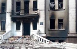 اتهامات لروسيا بقصف مدرسة تؤوي المئات في أوكرانيا