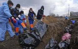 دفن 300 شخص في مقابر جماعية قرب كييف