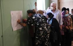 انتخابات لبنان فرصة أخيرة لعكس المسار ومعاقبة السياسيين