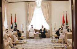 بالصور : توافد المعزين إلى السفارة الإماراتية في عمّان لتقديم واجب العزاء بوفاة الشيخ خليفة بن زايد