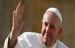 البابا فرنسيس: ساعدوا لبنان على وقف انهياره