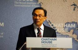 الحكومة الماليزية الجديدة تتخذ إجراءات لمعالجة أزمة تكاليف المعيشة
