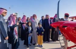 محافظ الأحساء يزور معرض نادي الطيران السعودي