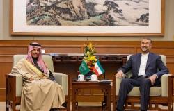 وزيرا خارجية السعودية وإيران يوقعان بيانا مشتركا لاستئناف العلاقات