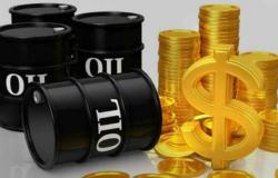 النفط والذهب يتألقان.. والدولار يتراجع بعد صفقة الدين الأمريكي