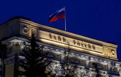 البنك المركزي الروسي يرفع سعر صرف الدولار واليورو مقابل الروبل