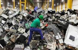 تقرير: النفايات الإلكترونية تنمو بمعدل أسرع بخمس مرات من إعادة التدوير