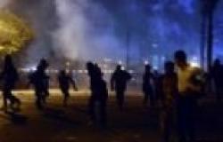 تصاعد حدة الاشتباكات بين المتظاهرين والشرطة في كورنيش "قصر النيل"
