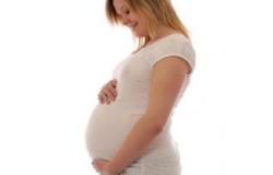 الإسراف فى تناول الطعام خلال الحمل يعرض طفلك لمخاطر صحية كبيرة