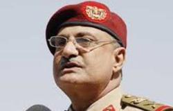 وزير الدفاع اليمنى يتفقد قاعدة الديلمى الجوية