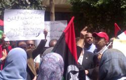 تظاهر عشرات الليبيين أمام السفارة الروسية بالعاصمة طرابلس